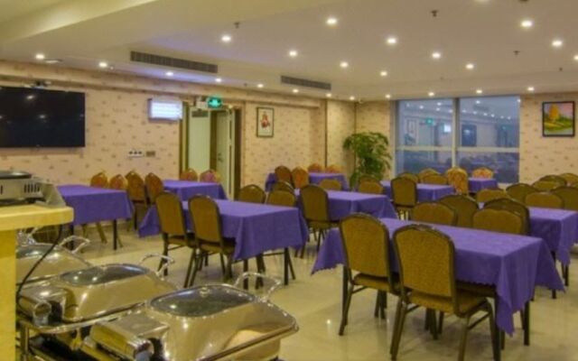 Green Island Holiday Hotel