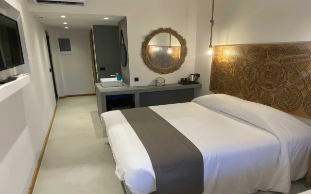 Helios Beach Hotel & Bungalows