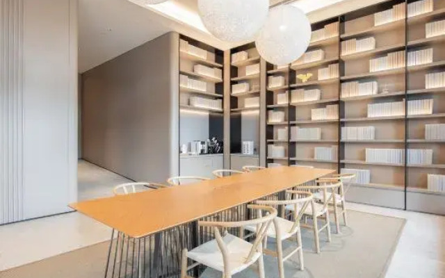 Quan JI hotel (Zhu Hai Station Bao long mall  )