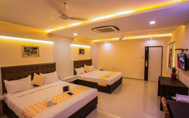 Hotel Cinemascope by OYO Rooms