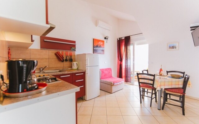 Mari - sea View Apartments - A4 Red