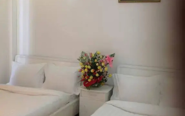 Pho Lanh Hotel
