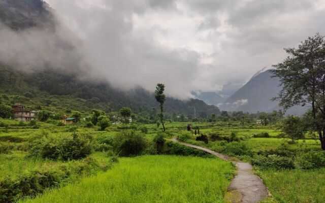 Himalayan River Garden