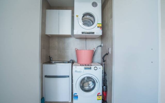 Lively 2bed1bath Mascot APT