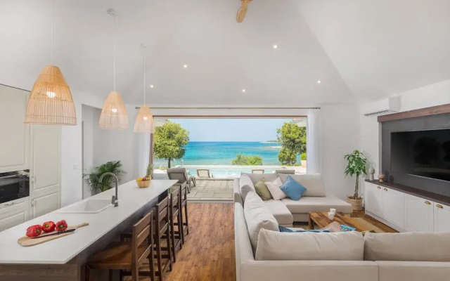 Luxury Beach Villas Porto Bus