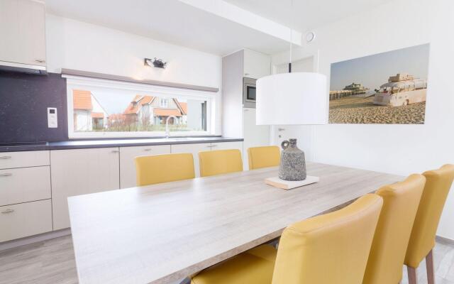 Comfy Holiday Home, Beach Within Walking Distance