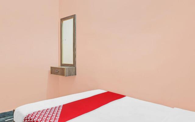 OYO Flagship 80598 Aditya Guest House