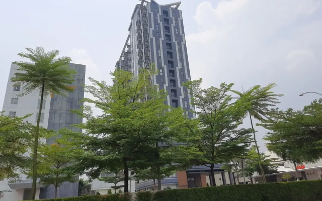 Comfortable Studio at Monroe Tower Apartment
