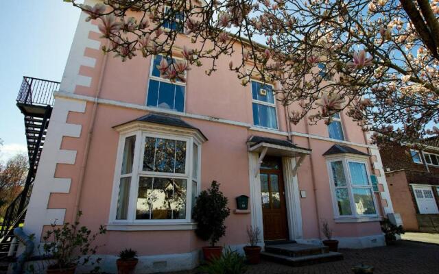 Maenllwyd Guest House