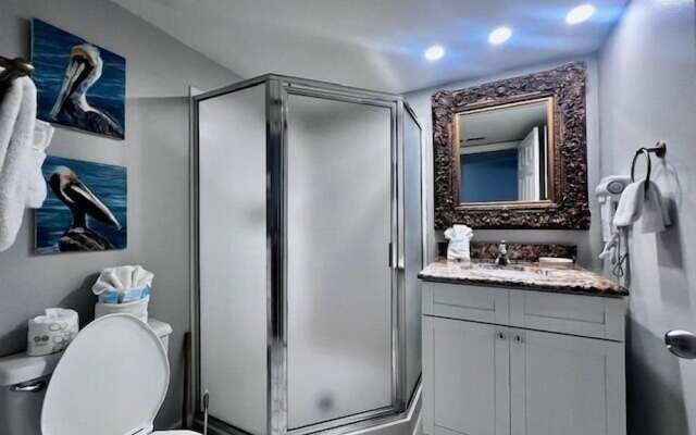 Pelican Beach 0807 1 Bedroom Condo by Pelican Beach Management