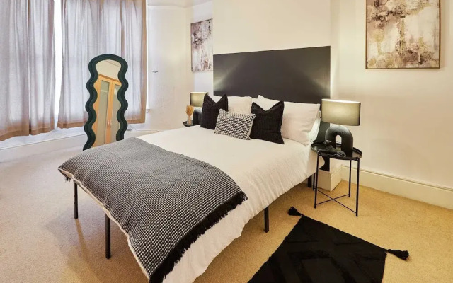 Host Stay Milford Road