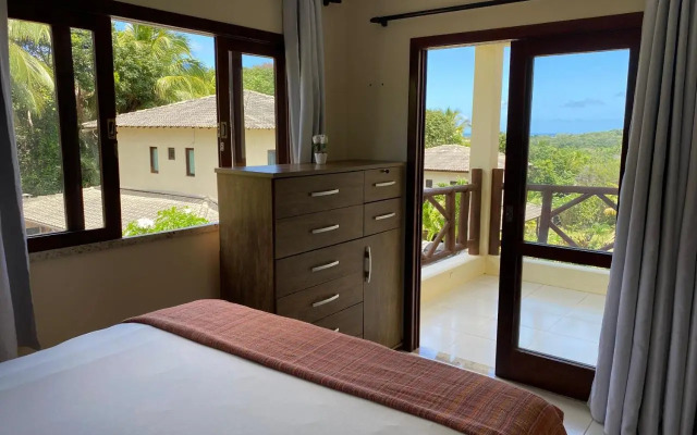 Casa 4/4 agradável com piscina e churrasqueira