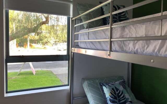 Peppertree Lodge - Hostel