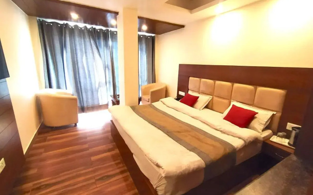 Hotel Samrat | On Mall Road with complimentary Parking