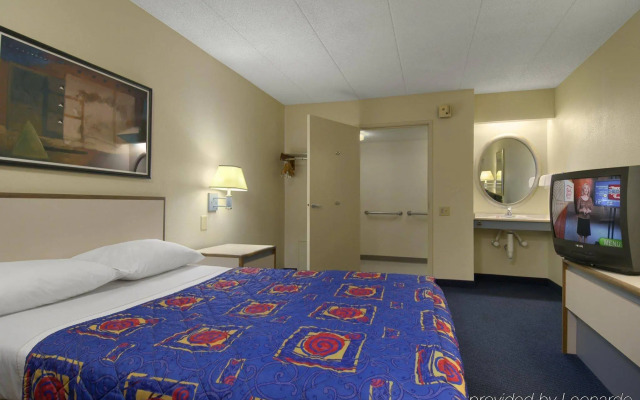 Red Roof Inn Columbus East - Reynoldsburg