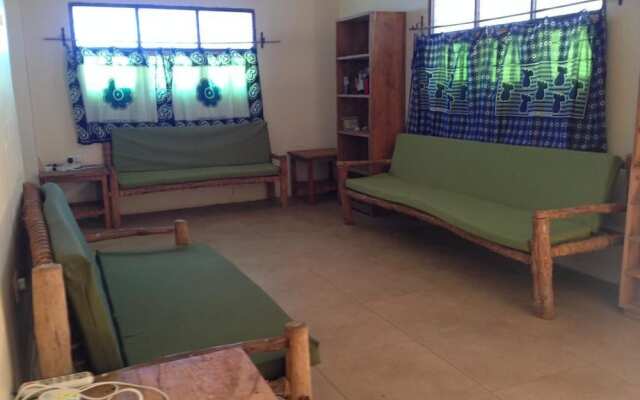 Makunduchi White House Apartment