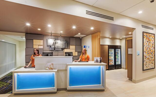 Holiday Inn Express & Suites Chanute by IHG