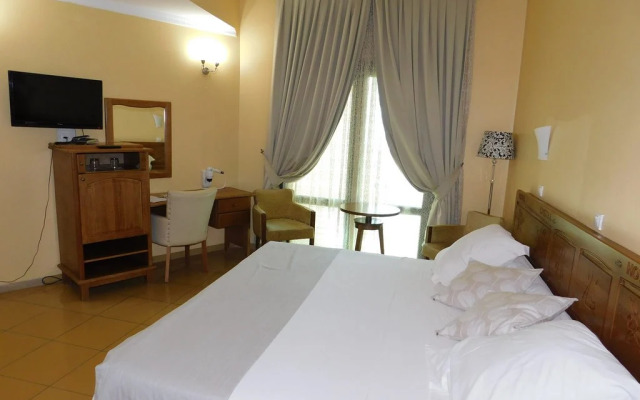 Le Cristal Hotel