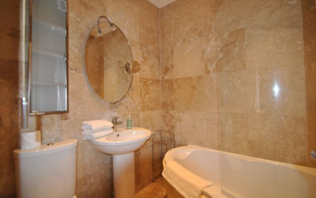 The Courtyard, Windsor, 2 Beds