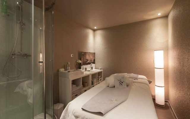 Royal Ours Blanc Boutique Hôtel & Spa