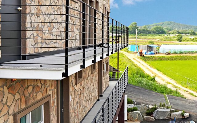 Mari Hotel