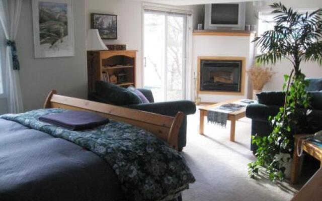 Avens ReNaissance B&B