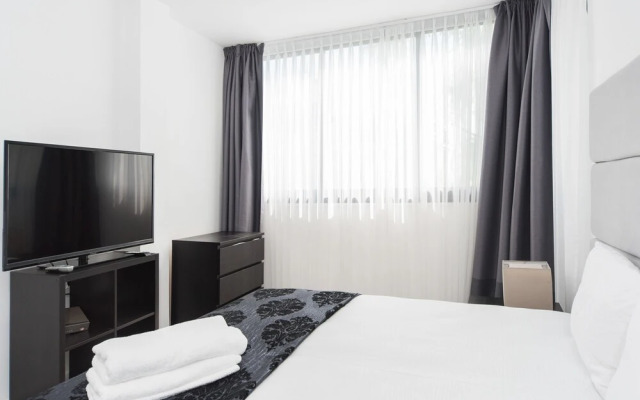 Luxurious 3BR Beach Front Apt Parking