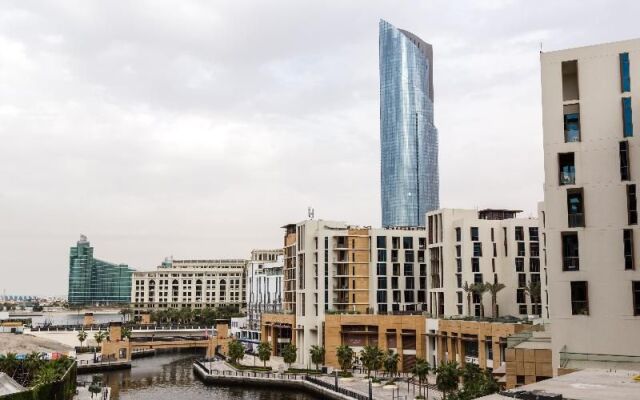 Dubai Wharf by Higuests Vacation Homes