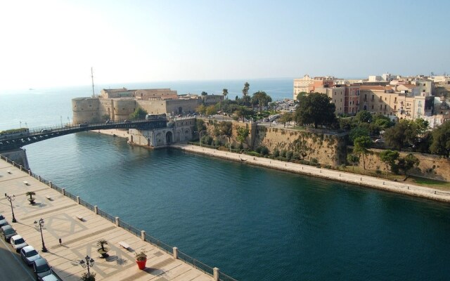 Apartment with One Bedroom in Taranto, with Wifi