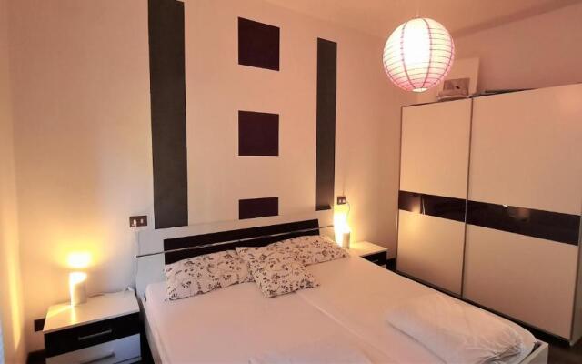 Appartamento Tobias 201 La Portella by Gardadomusmea