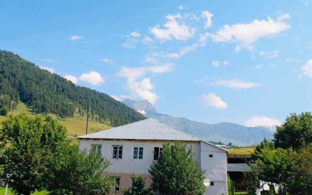 Guesthouse LALI GULEDANI