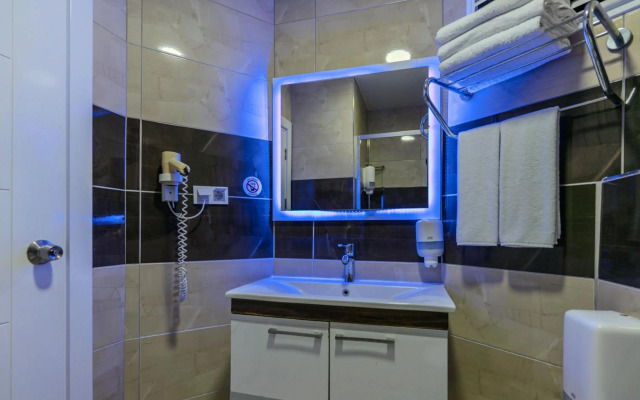 Kleopatra Blue Hawaii Hotel