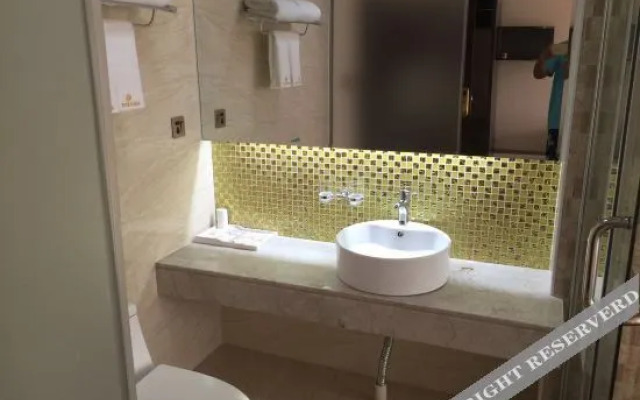 Shimao Sunshine Hotel (Qingliu Bus Station)