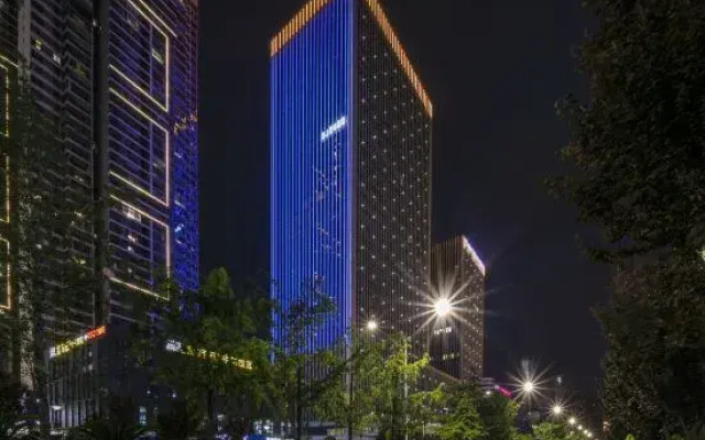 Lavande Hotel (Yichang Zhongnan Road Xinhua Square)