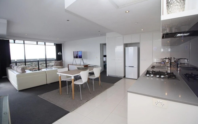 Cavill Avenue Private Apartments