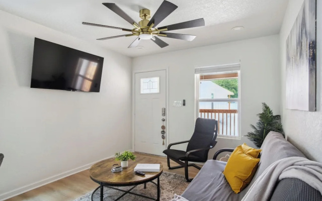 Your Amazing 3br/2ba Downtown Delight!