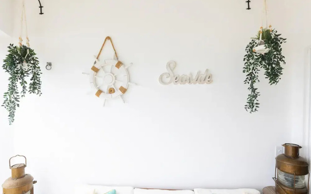 The Farallon Beach Condo by Acomodo