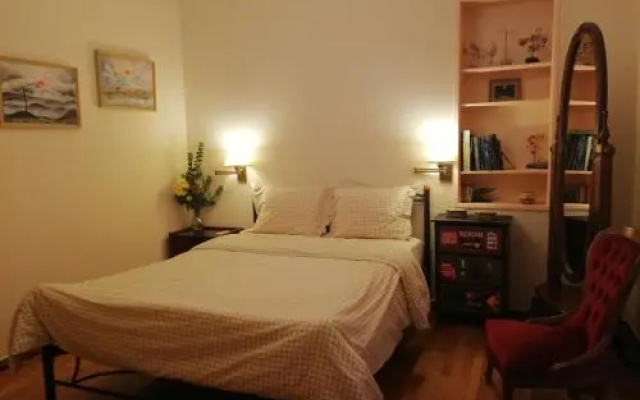 Oro's Stylish Kolonaki Flat Next to Metro & Museums