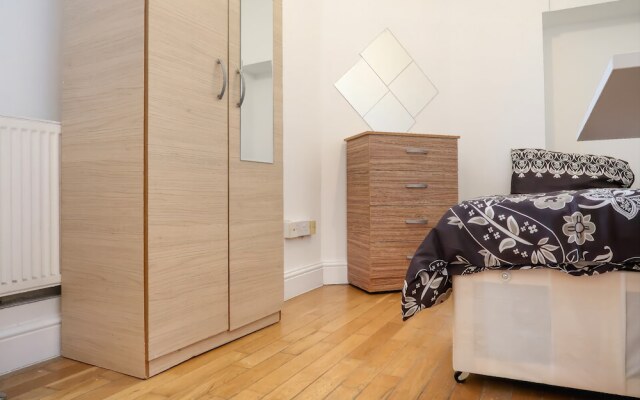 Sidney Street B - Deluxe Single Room 4