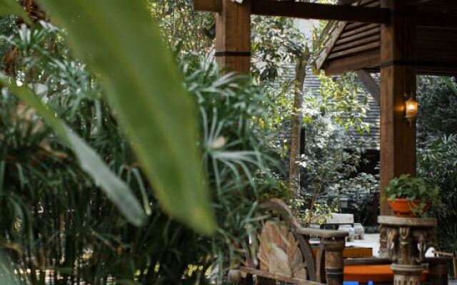 Jinghong Manying Dai Tai Courtyard Villa