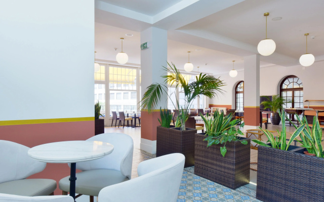 J5 Hotels Helvetie Montreux - Image 2