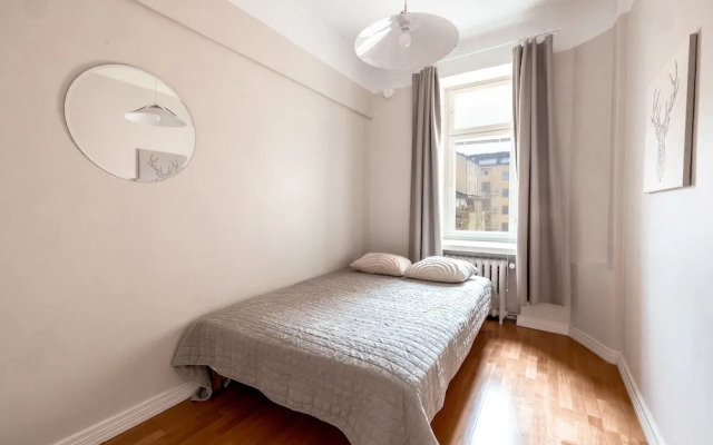 2ndhomes Top Floor 3BR Apartment w Sauna