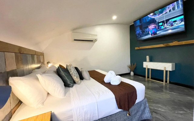 CLOCKWORKORANGE Luxury Suites