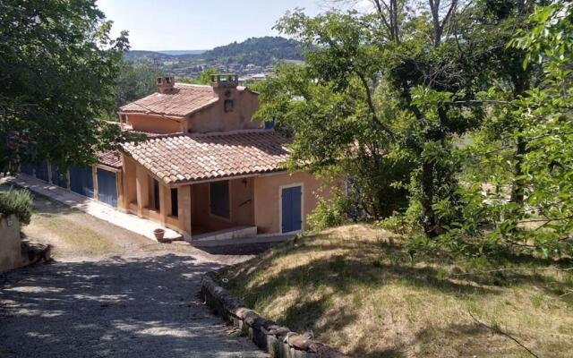 Bienvenue à la Source dans une Maison de Charme