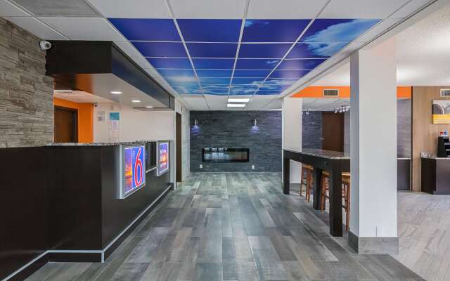 Motel 6 Savannah, GA - Midtown