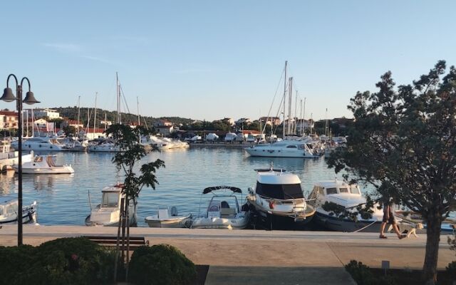 Stunning 2-bed House in Jezera With Sea Views