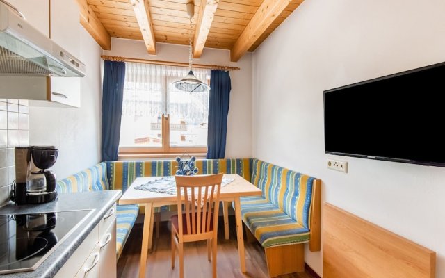 Sunlit Apartment near Ski Area in Längenfeld
