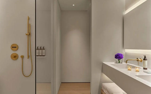 The Singapore EDITION