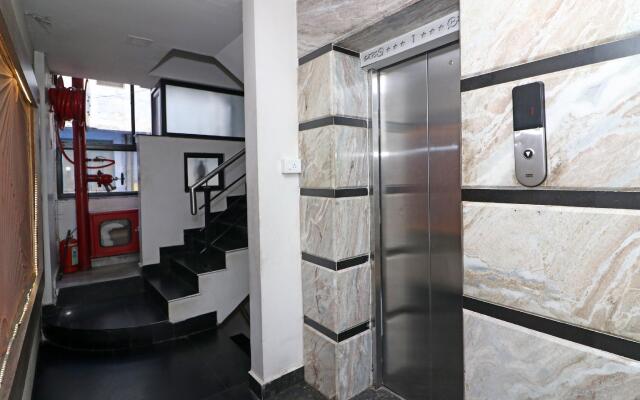 OYO Flagship 76603 Smriti Star MP Nagar