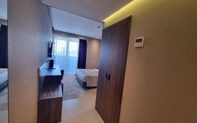 Leo Group BEST STUDIO 2509 Alliance Palace